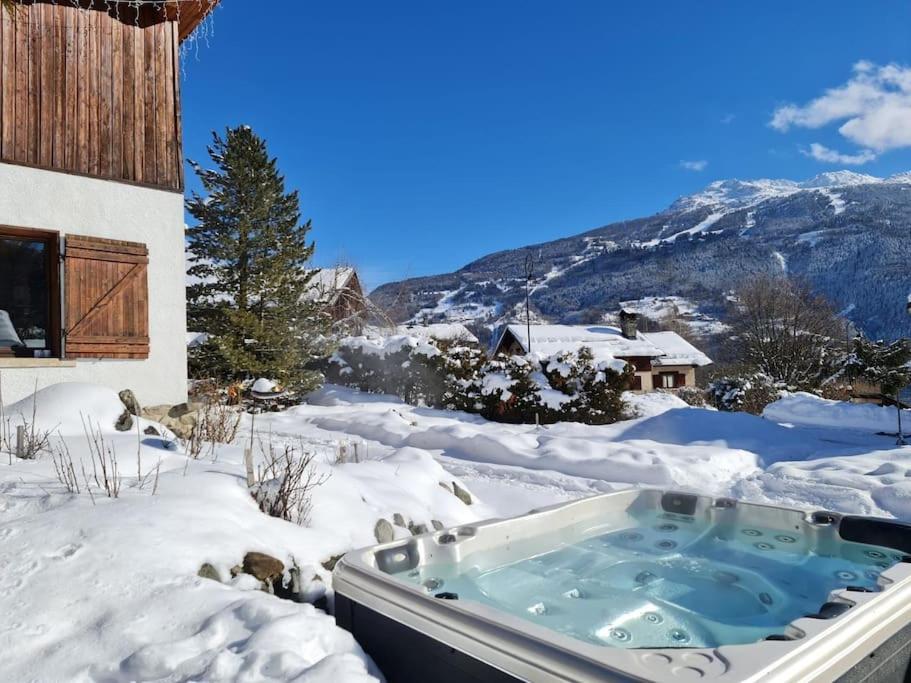 ブール・サン・モーリス Entire Chalet Salamo 11 Plus 1 Les Arcs Paradiski Jacuzziヴィラ エクステリア 写真