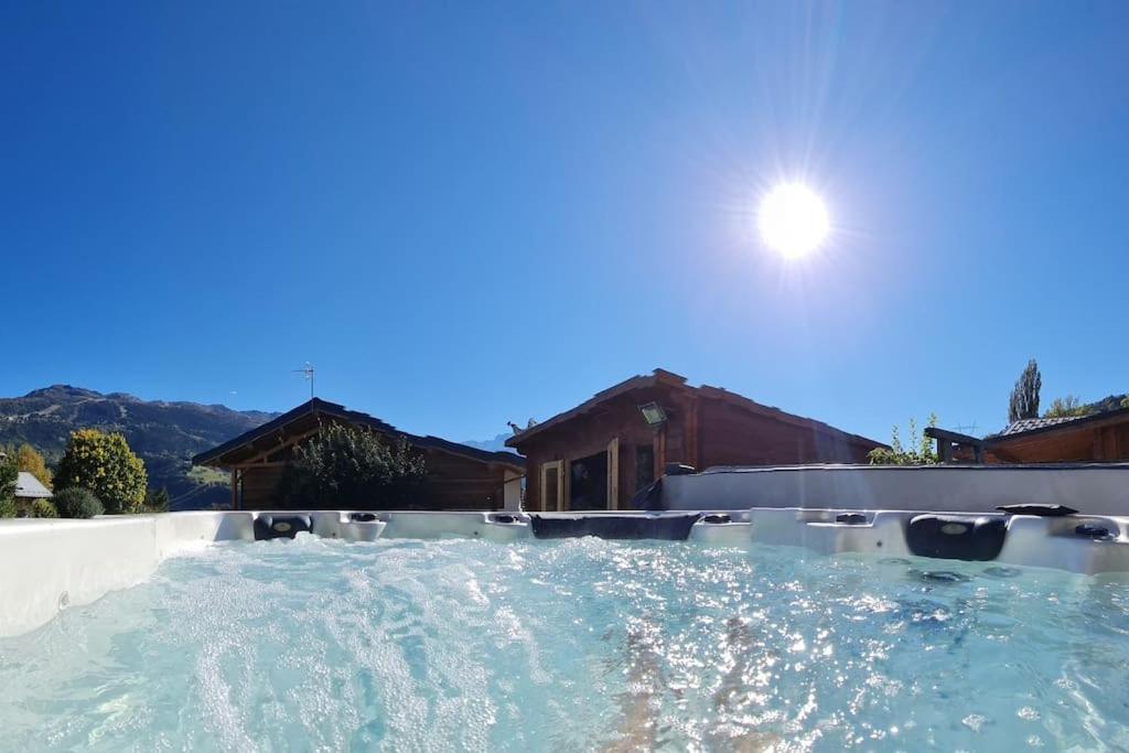 ブール・サン・モーリス Entire Chalet Salamo 11 Plus 1 Les Arcs Paradiski Jacuzziヴィラ エクステリア 写真